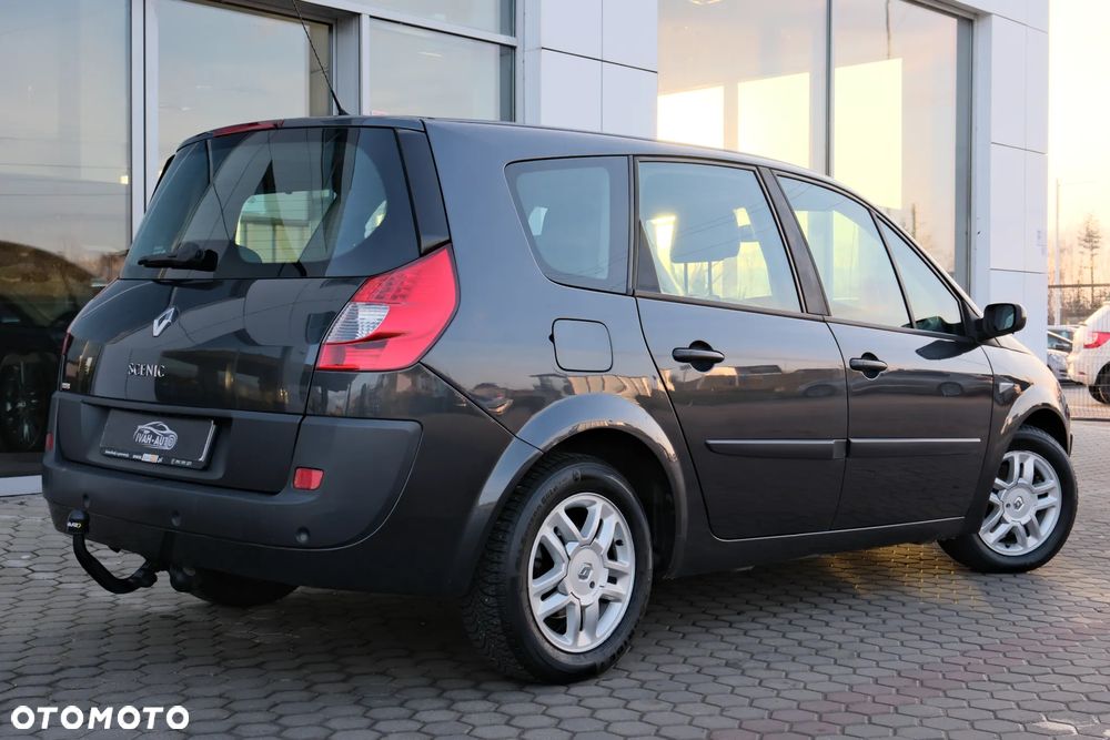 Renault Scenic 2.0 16V Privilege - 9