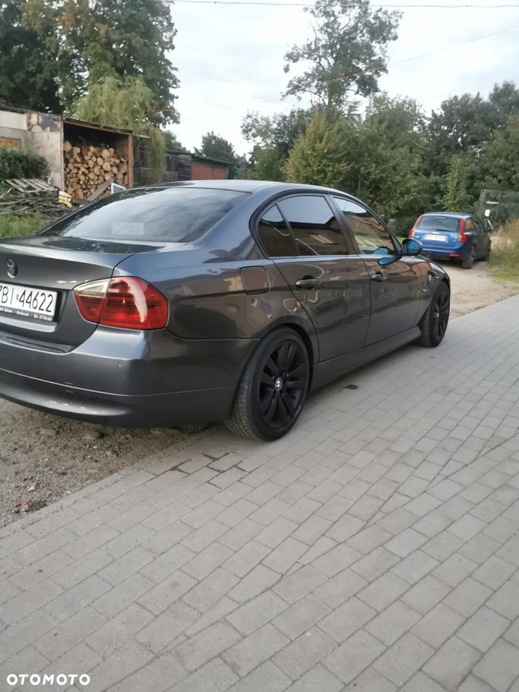 BMW Seria 3 318i - 4