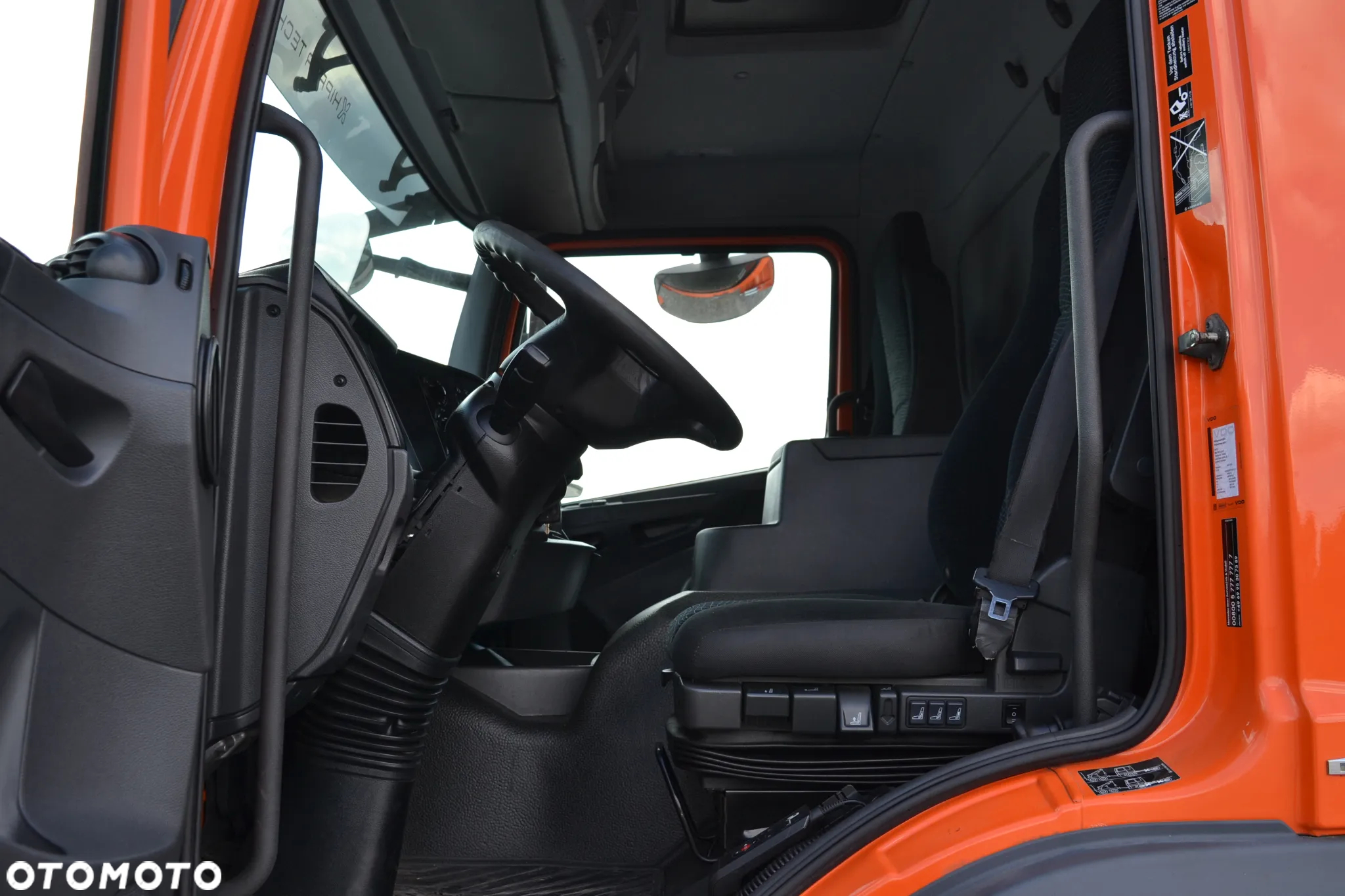 Mercedes-Benz Atego 1630 Nowy 3-stronny WYWROT Kiper WYWROTKA Blokada Klima 1530 1524 Ładowność 9400 kg - 17