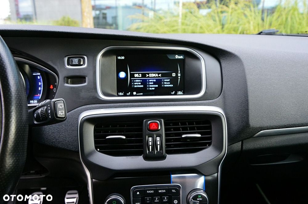 Volvo V40 D2 Drive-E R-Design Kinetic - 33