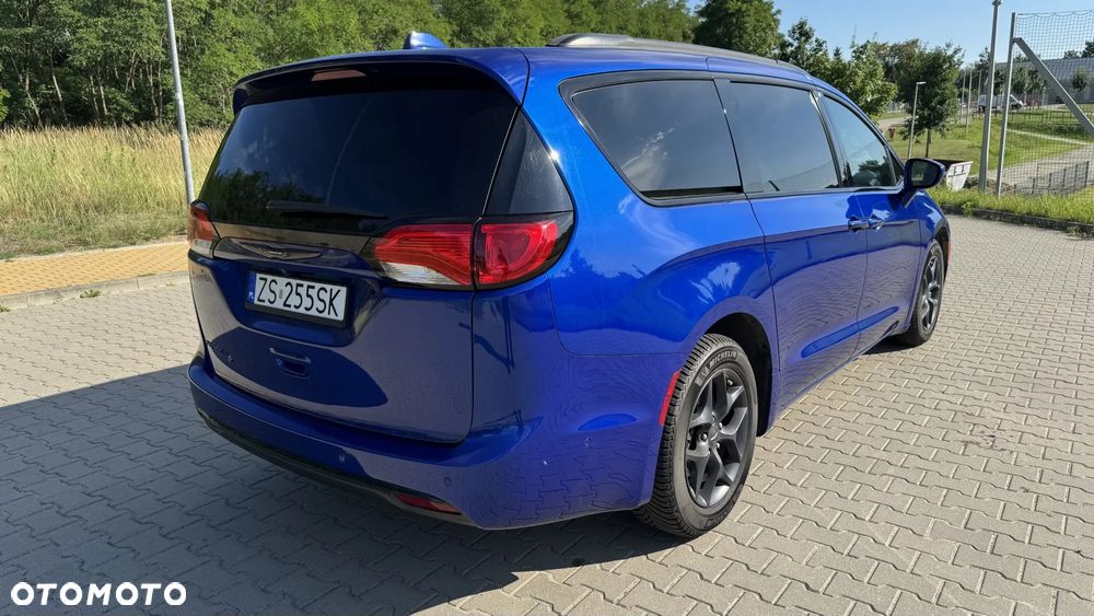 Chrysler Pacifica - 5