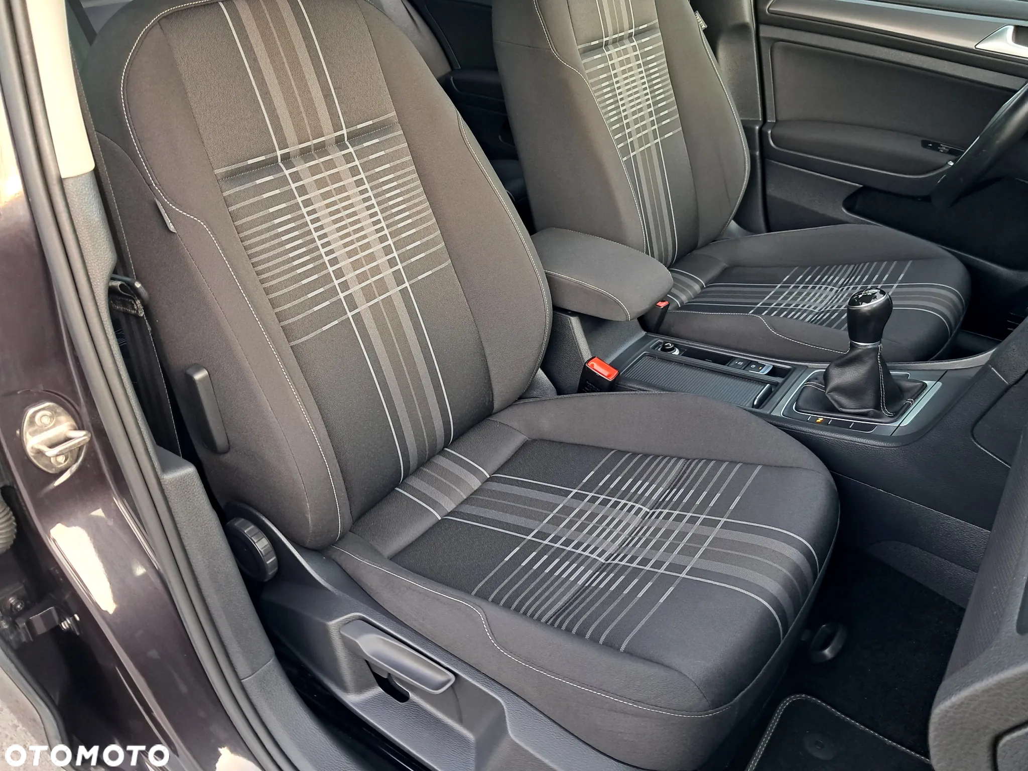 Volkswagen Golf 1.4 TSI BlueMotion Technology Lounge - 33
