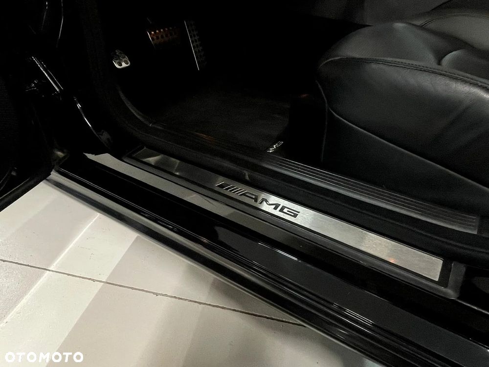 Mercedes-Benz Klasa E 63 AMG - 16