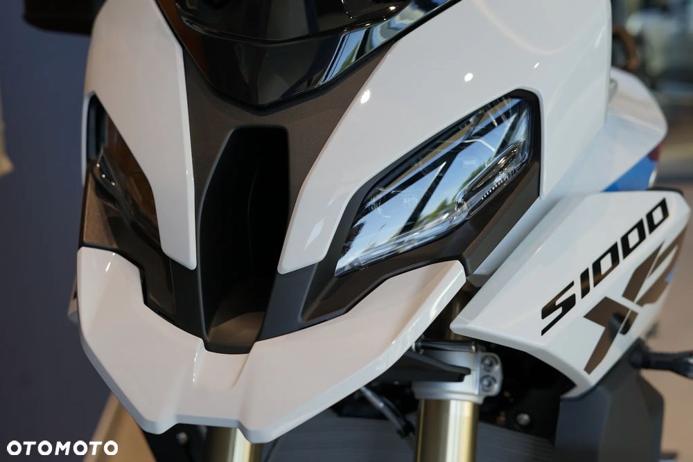 BMW XR - 13