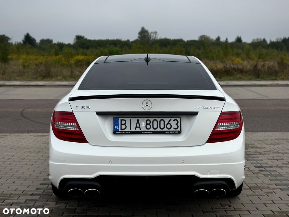Mercedes-Benz Klasa C 63 AMG - 4