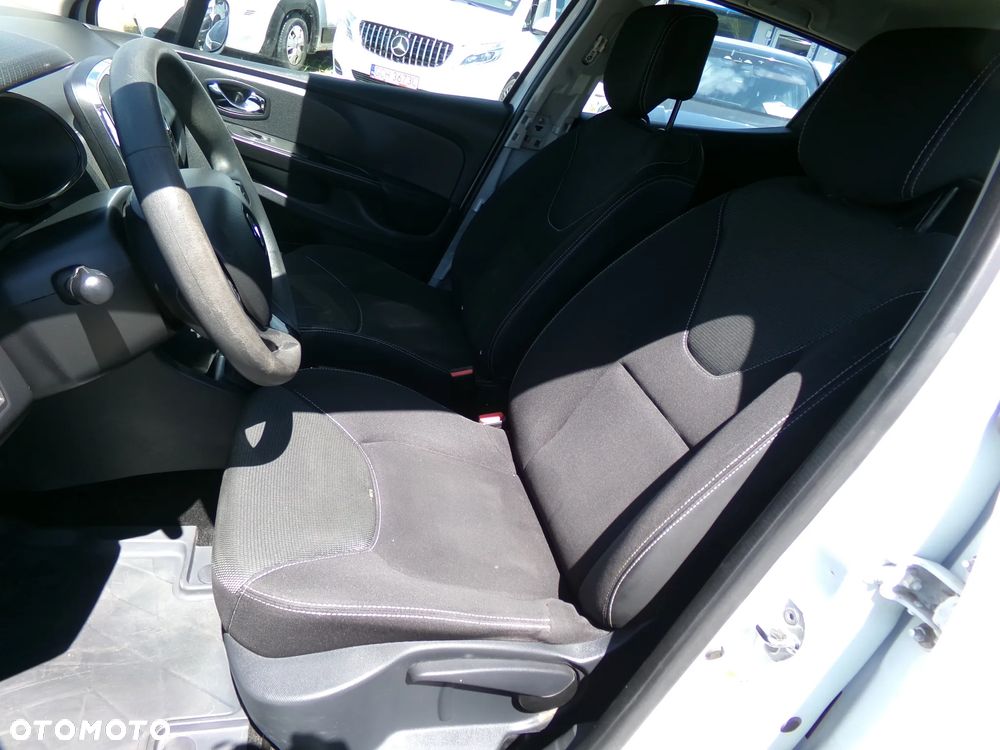 Renault Clio 1.2 16V Zen - 4