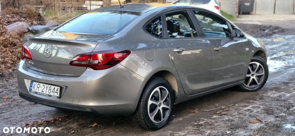 Opel Astra 1.6 Enjoy - 9