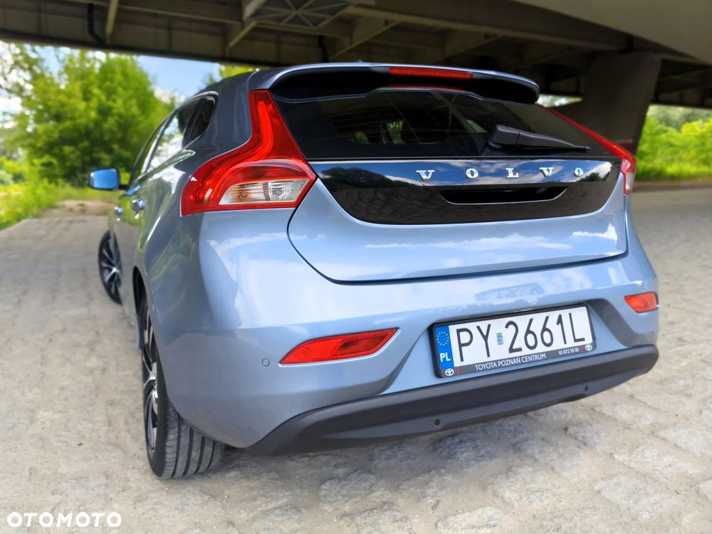 Volvo V40 T2 Drive-E Momentum - 11