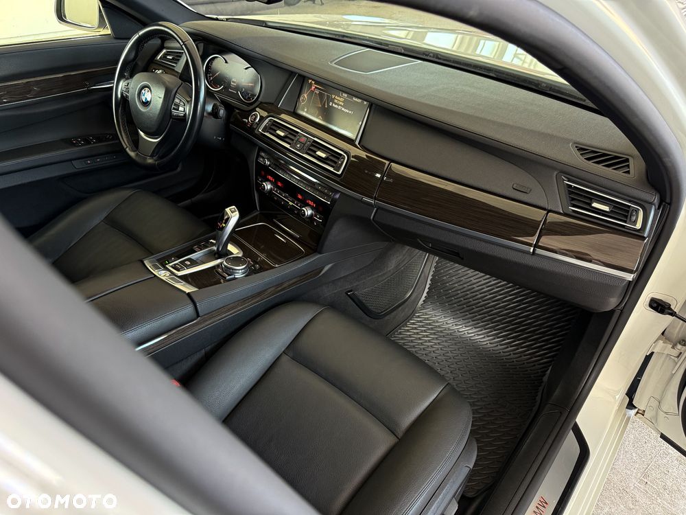 BMW Seria 7 730d - 30