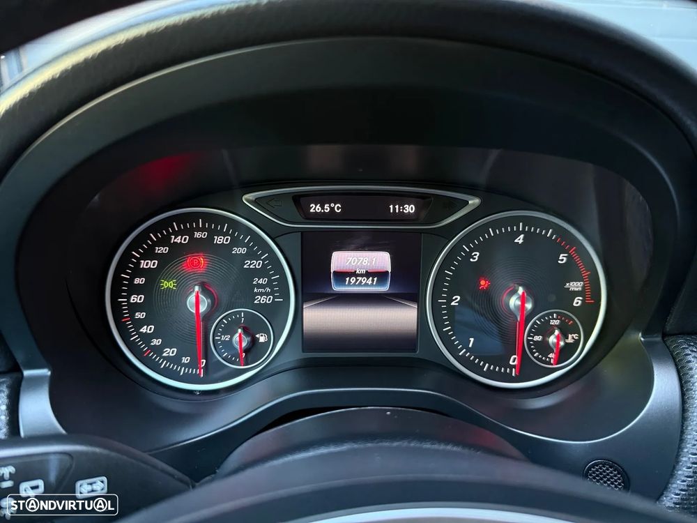 Mercedes-Benz A 180 d AMG Line - 18