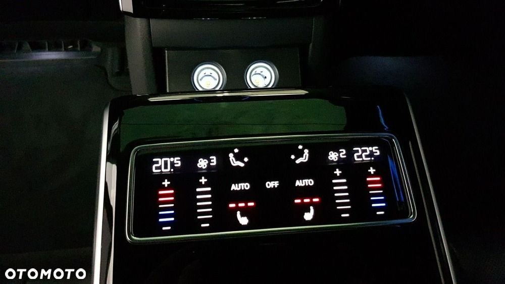 Audi A8 - 30