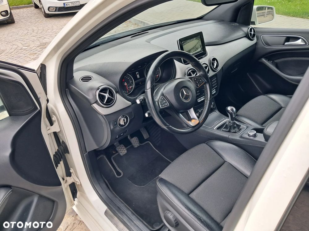 Mercedes-Benz Klasa B 200 d Peak Edition - 9