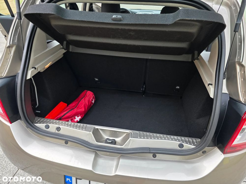 Dacia Sandero 1.2 16V Laureate - 32
