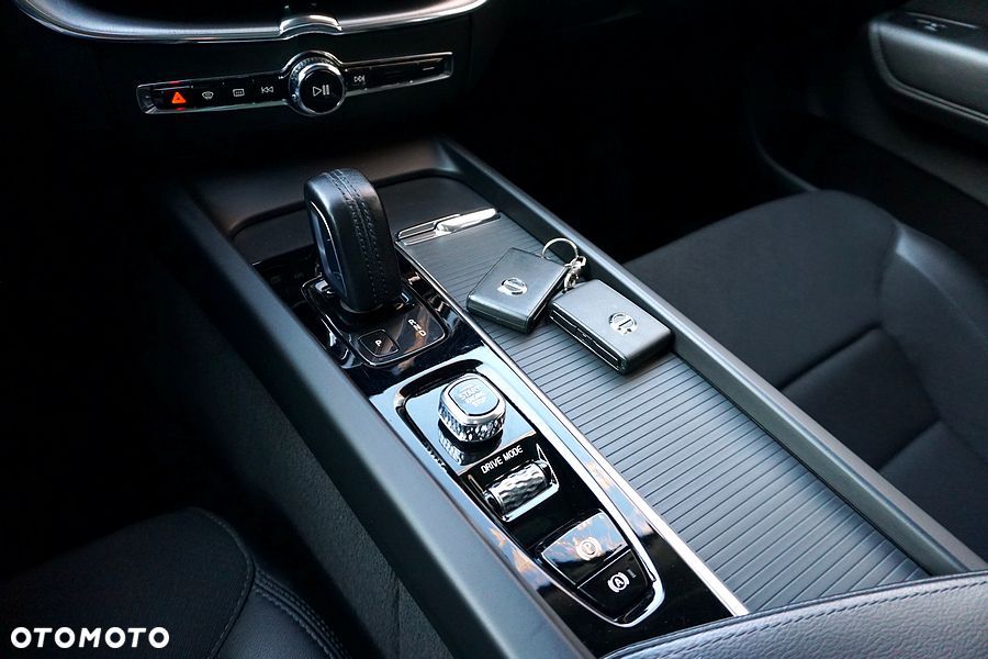 Volvo XC 60 B5 B Geartronic Momentum Pro - 36