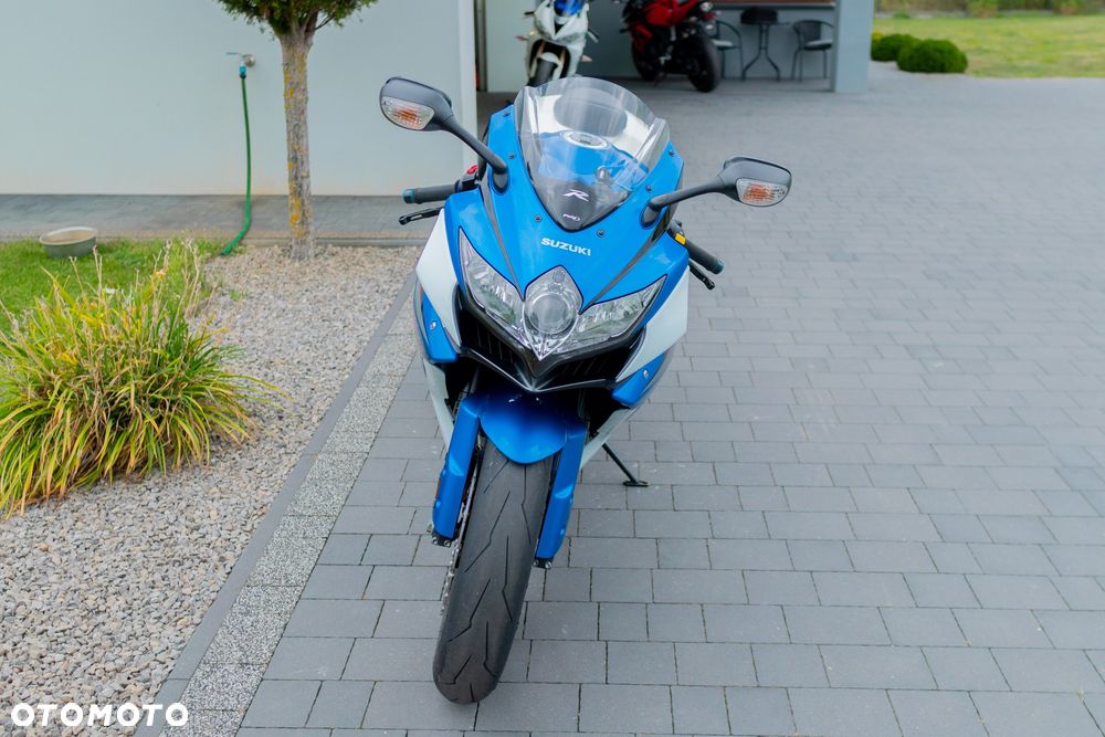 Suzuki GSX-R - 6