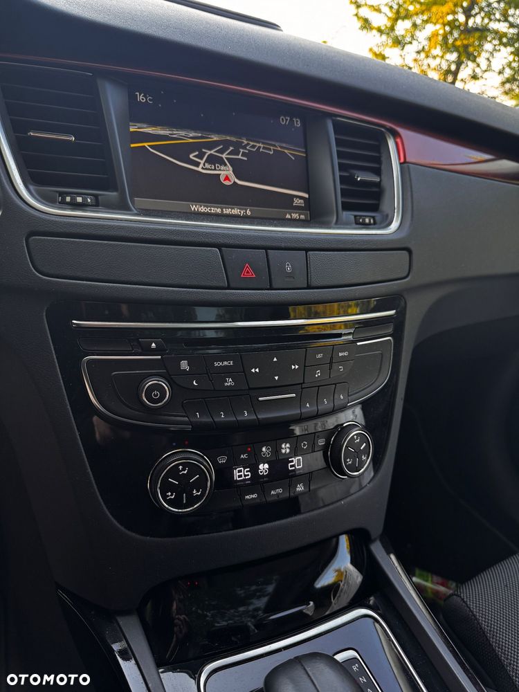 Peugeot 508 RXH 2.0 HDi HYbrid4 - 11