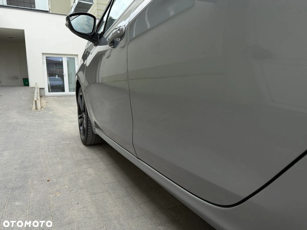 Peugeot 208 - 36