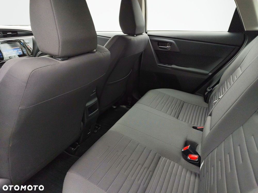Toyota Auris - 12