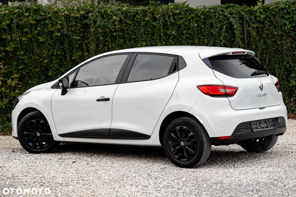 Renault Clio 1.2 16V Authentique - 10