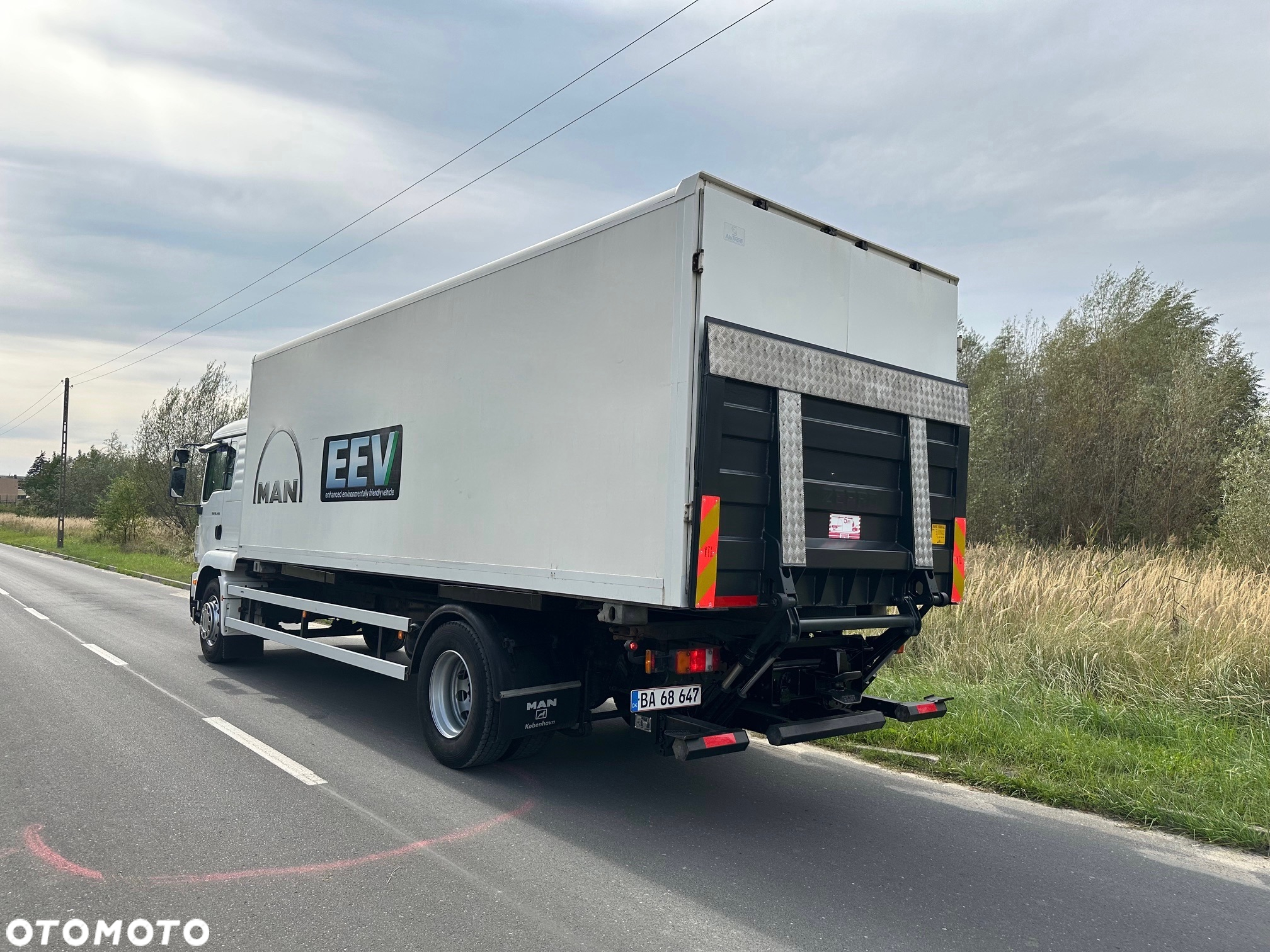 MAN TGM 18.340 EEV  167 tys km KONTENER  7.40M - 4