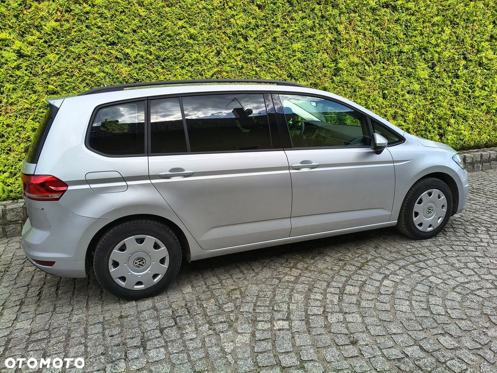 Volkswagen Touran - 4