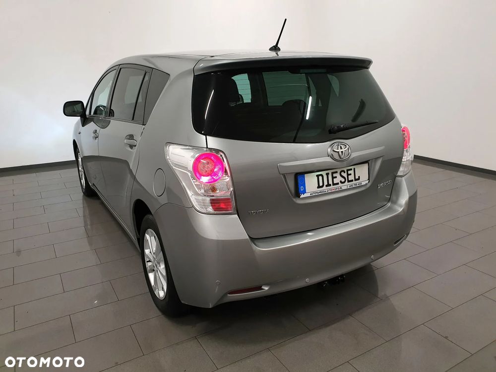 Toyota Verso 2.0 D-4D Premium - 33