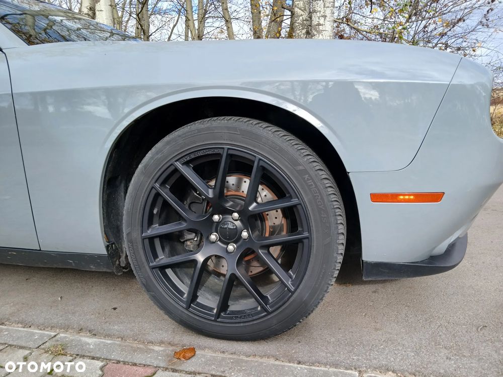 Dodge Challenger 3.6 SXT Plus - 13