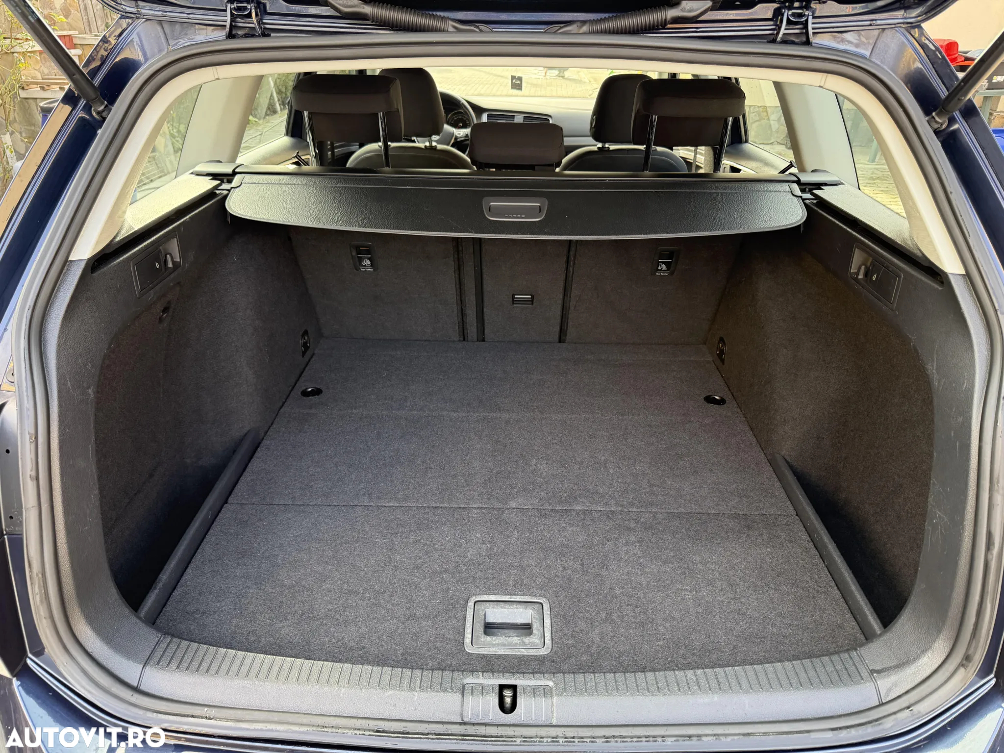 Volkswagen Golf 1.6 TDI DPF DSG BlueMotion Technology Trendline - 20