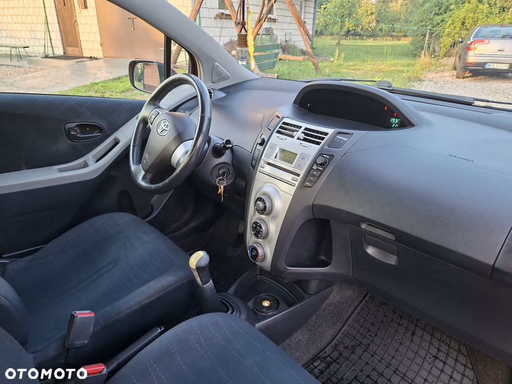 Toyota Yaris - 7