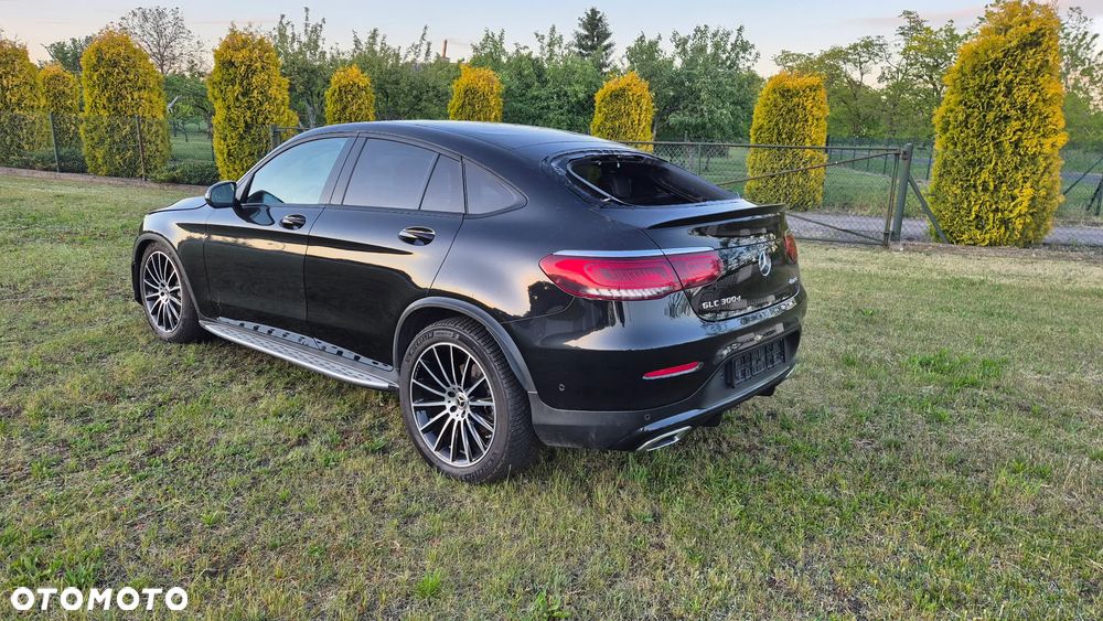 Mercedes-Benz GLC 300 d 4Matic 9G-TRONIC AMG Line - 12