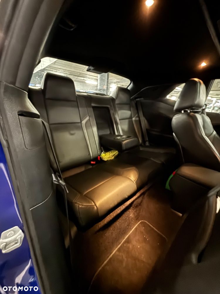 Dodge Challenger - 11