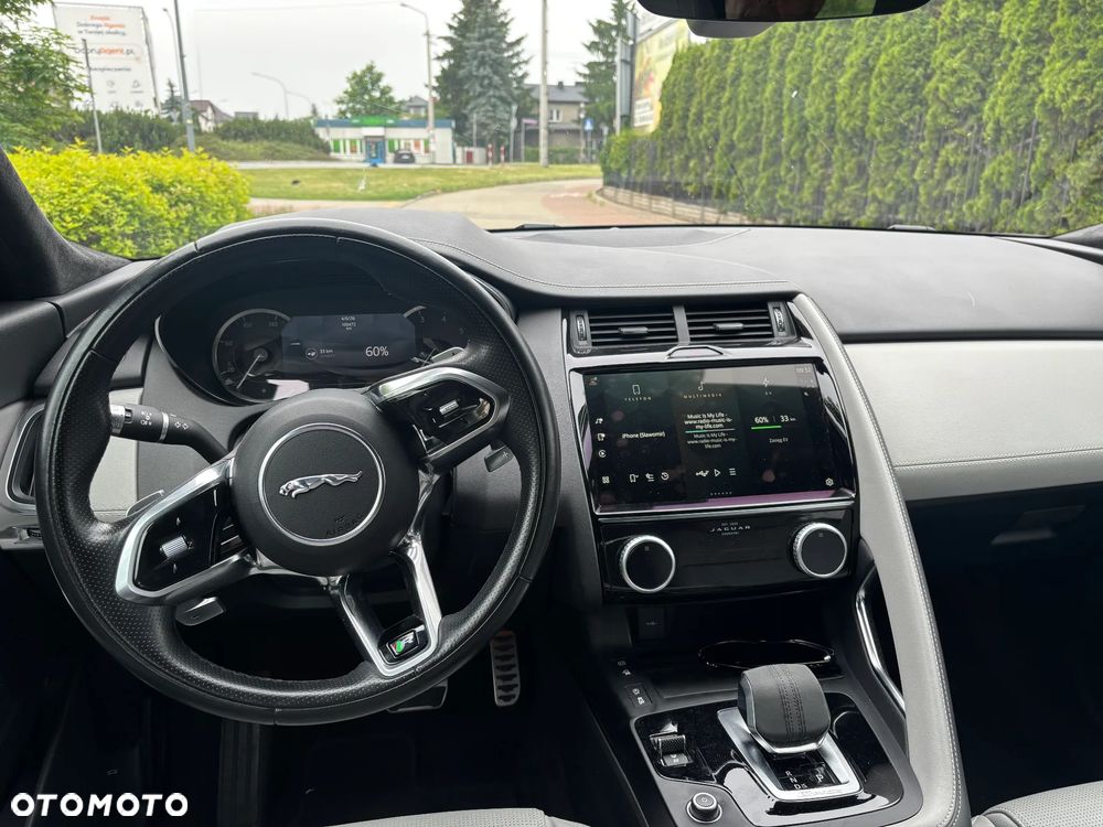 Jaguar E-Pace P300e AWD R-Dynamic S - 9