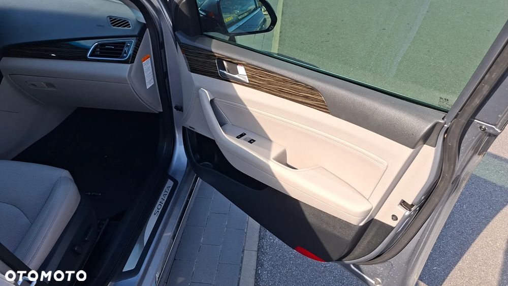 Hyundai Sonata - 28