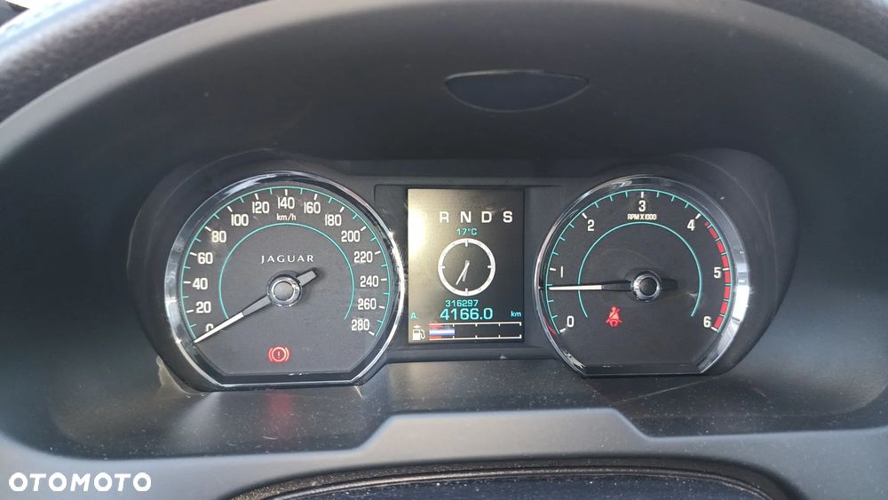 Jaguar XF 3.0 V6 D Luxury - 11