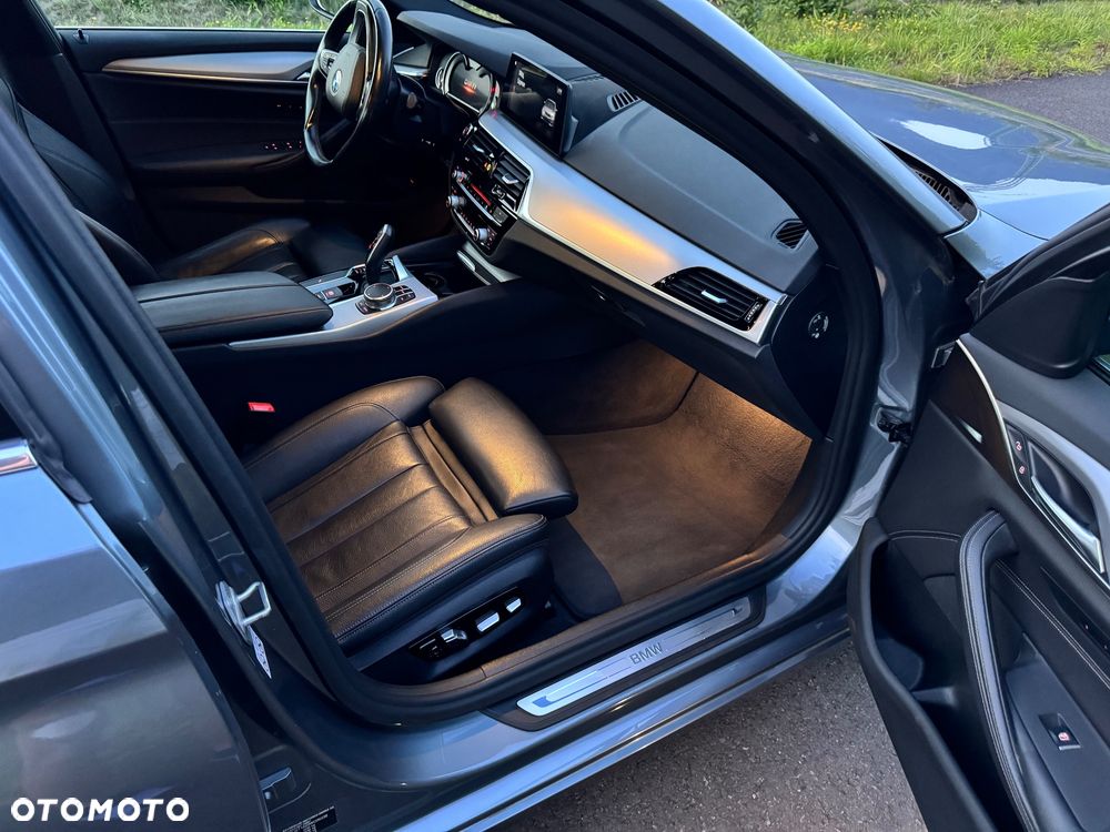 BMW Seria 5 520i - 12