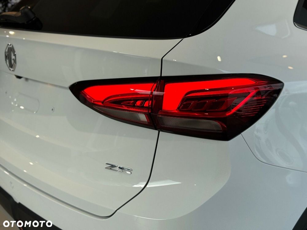 MG ZS - 8