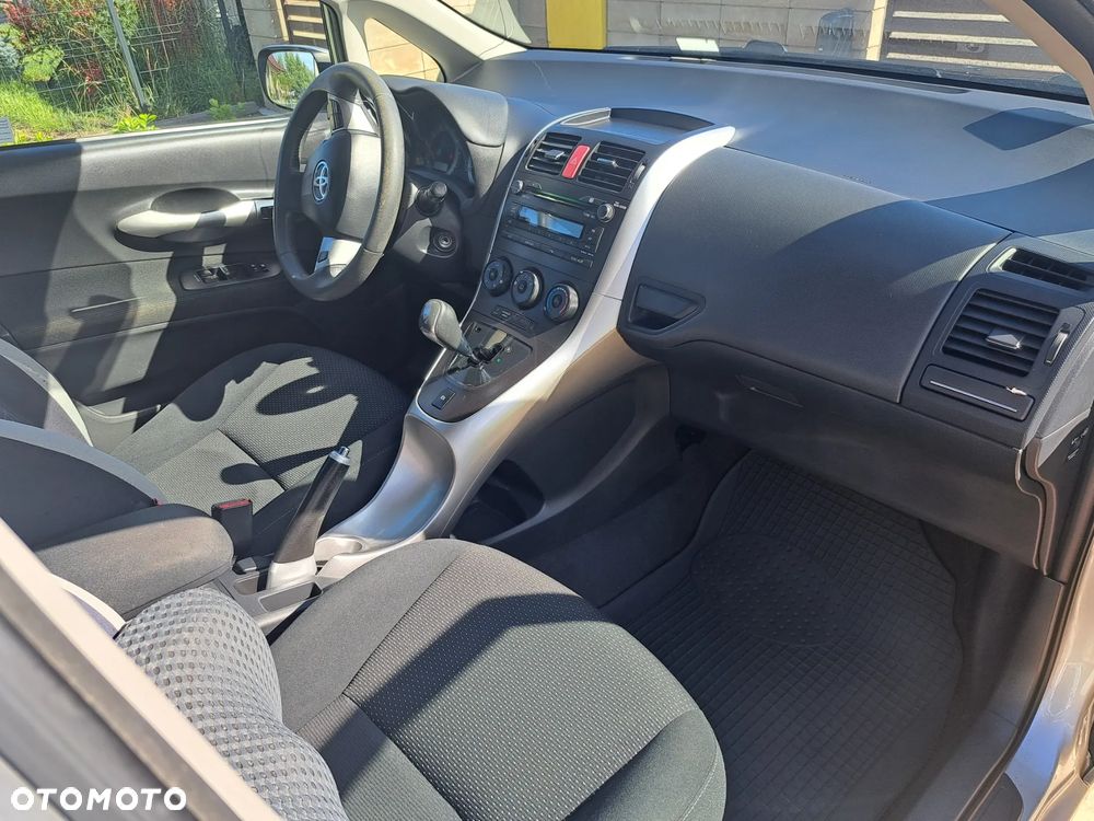 Toyota Auris 1.6 Premium + MM - 3