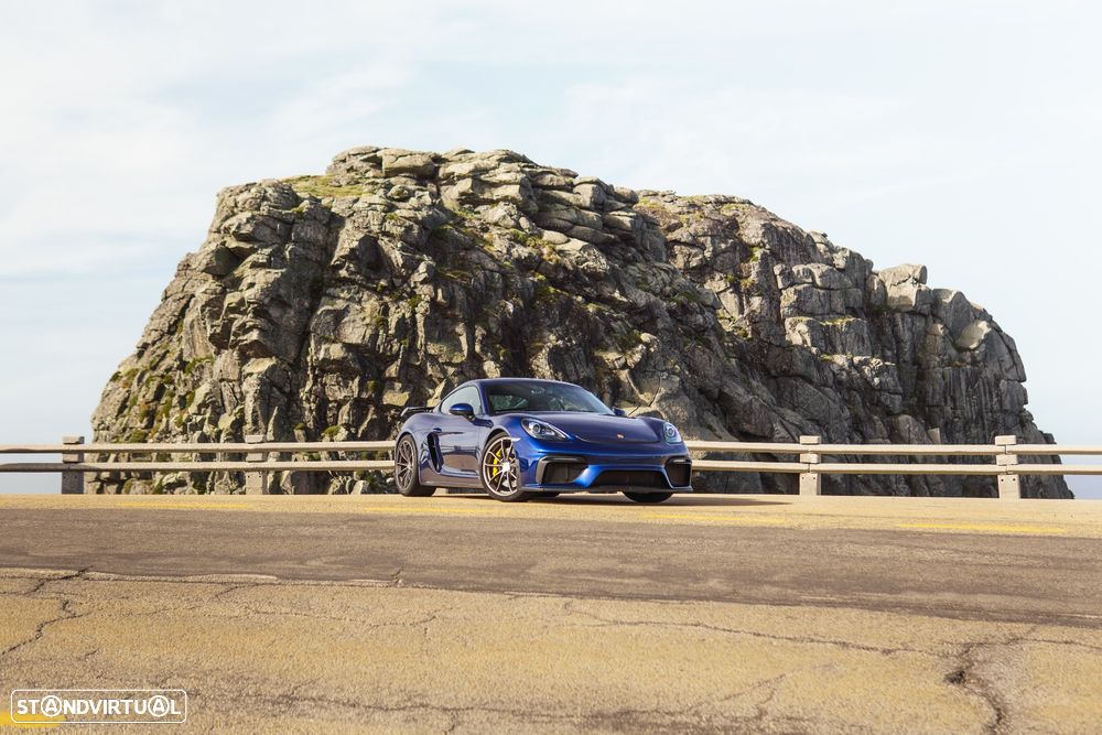 Porsche 718 Cayman GT4 - 4