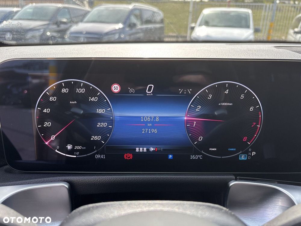 Mercedes-Benz GLB - 13