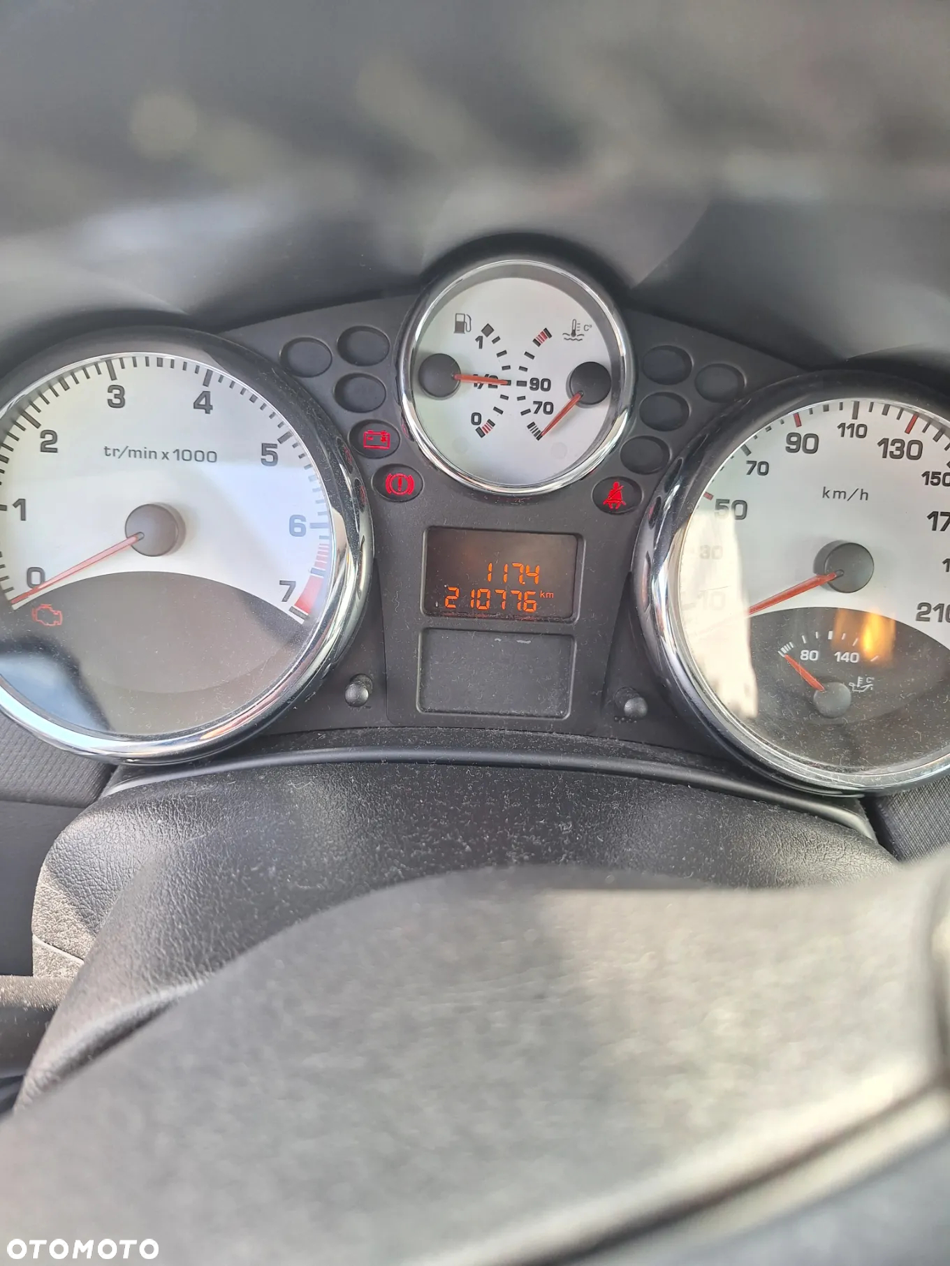 Peugeot 207 110 Sport - 12