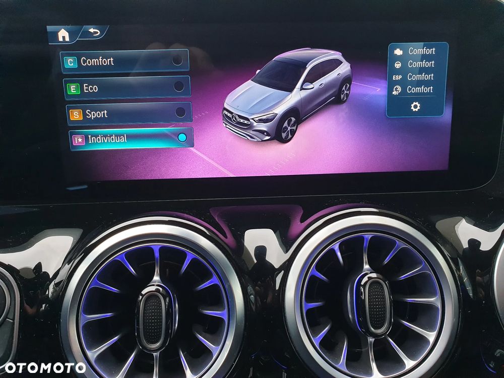 Mercedes-Benz GLA 200 AMG Line - 24