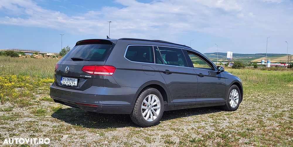 Volkswagen Passat - 12