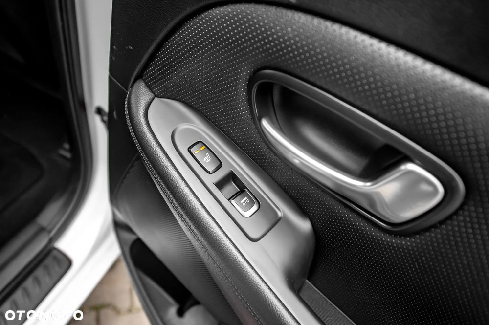 Kia Carens 1.7 CRDi Business Line 7os 7DCT - 24