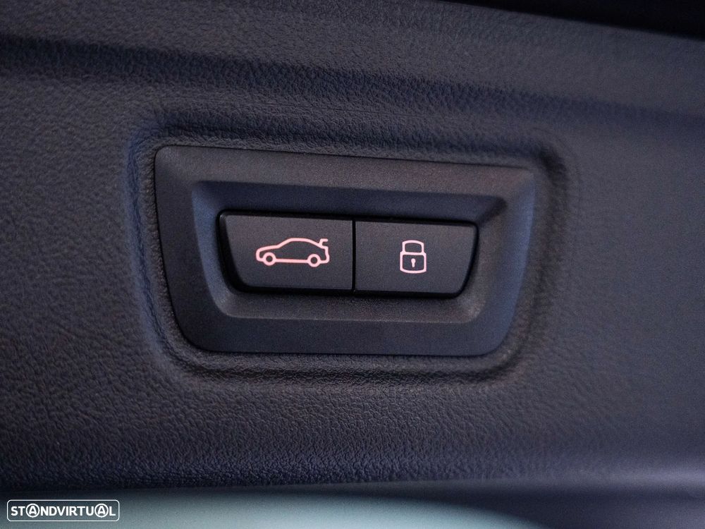 BMW 320 d Pack Desportivo M Auto - 18