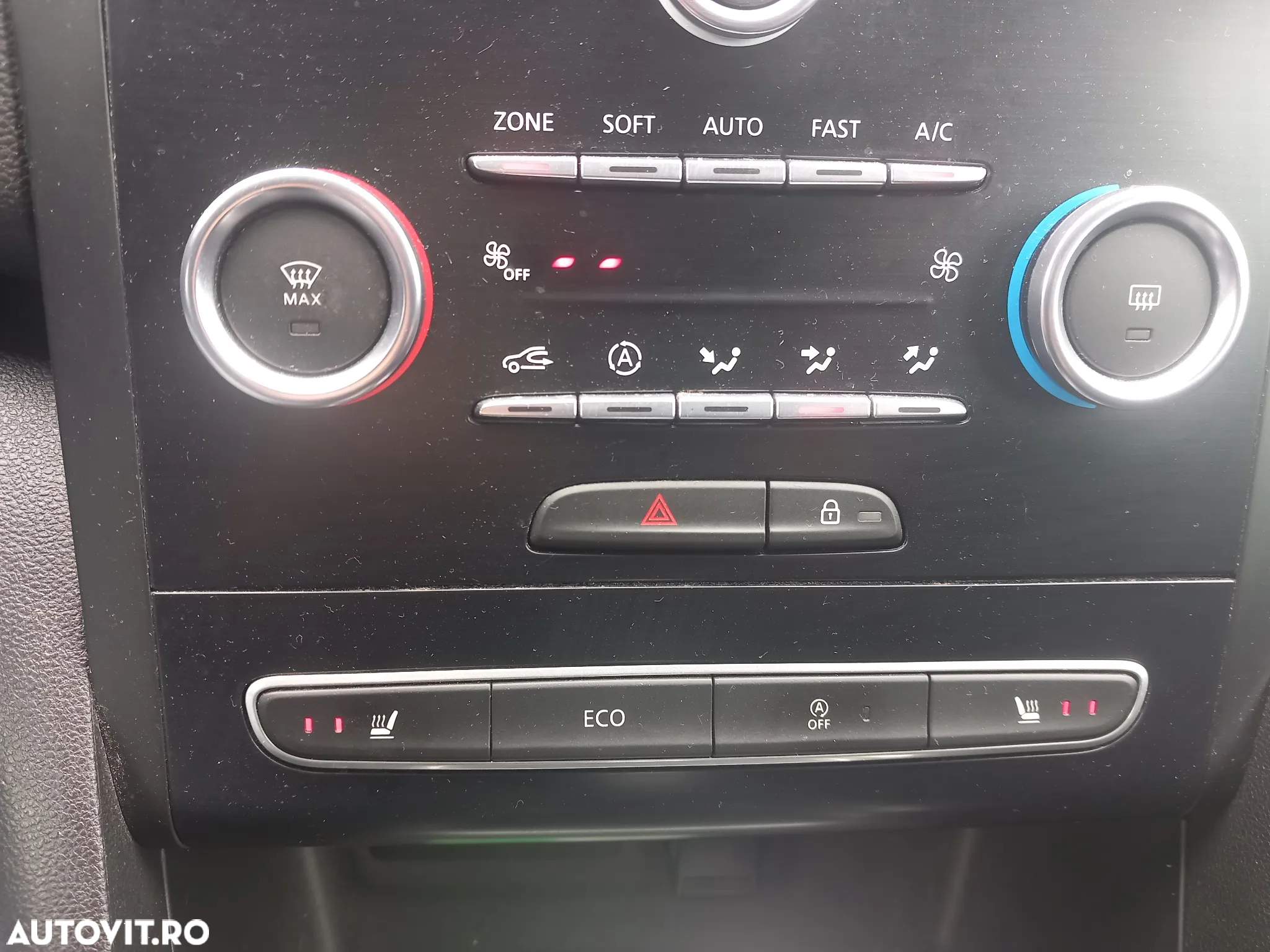 Renault Megane TCE 140 EDC Techno - 17