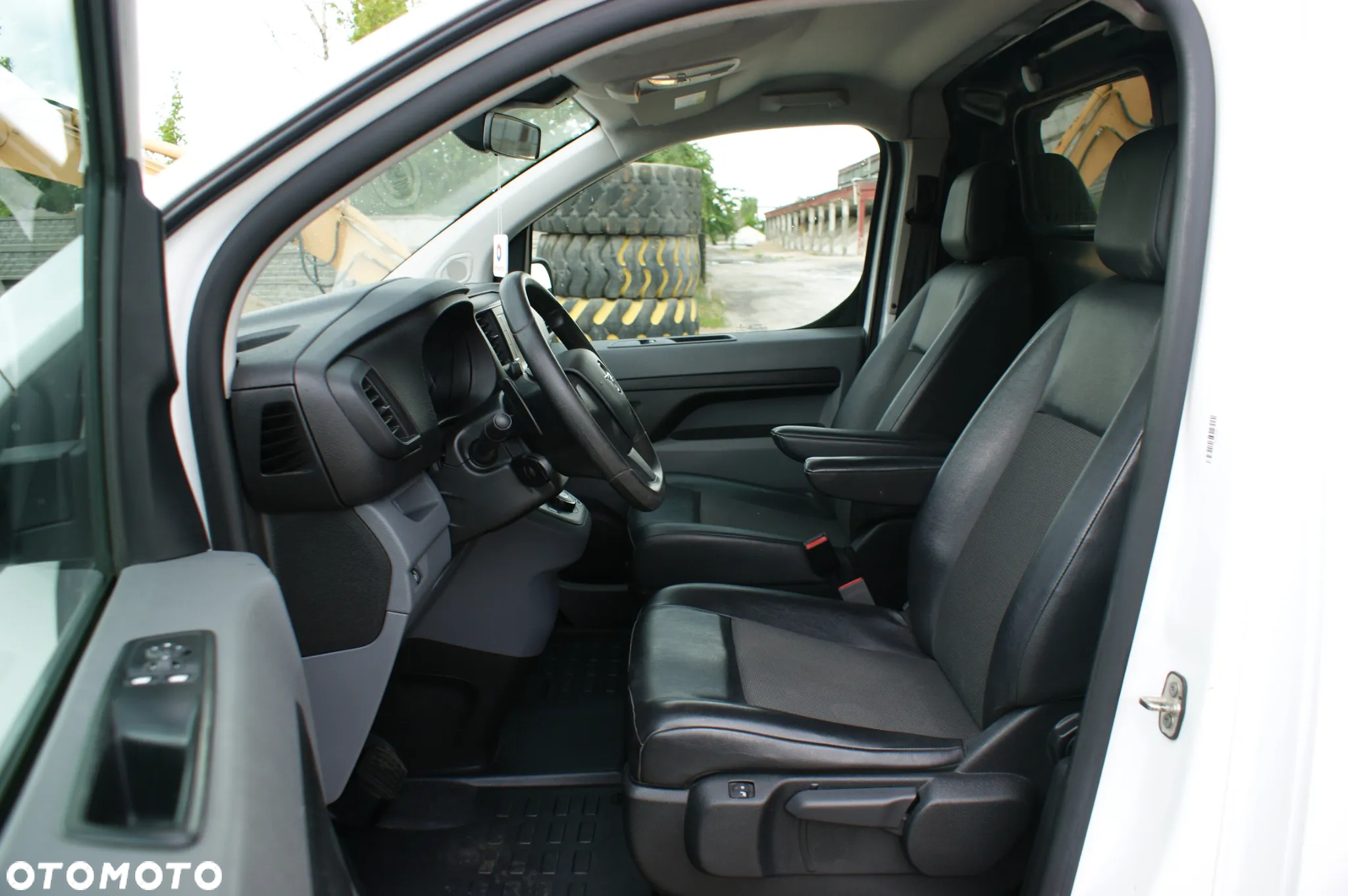 Opel Vivaro - 10