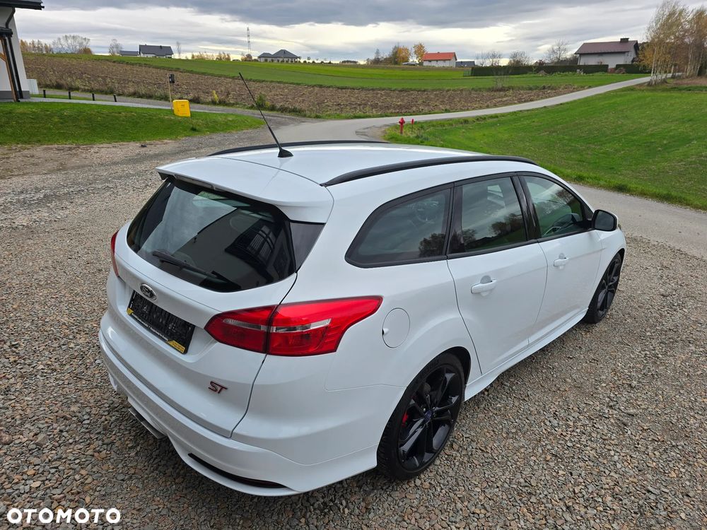 Ford Focus 2.0 EcoBoost ST mit Leder-Exclusiv-Paket - 4