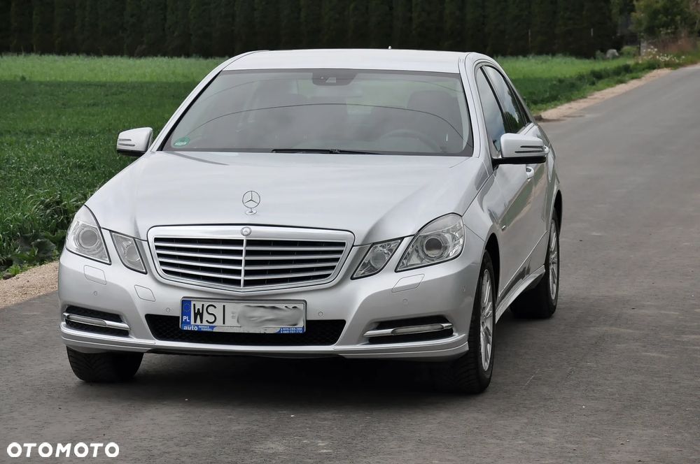 Mercedes-Benz Klasa E 250 CGI BlueEFFICIENCY 7G-TRONIC Elegance - 2