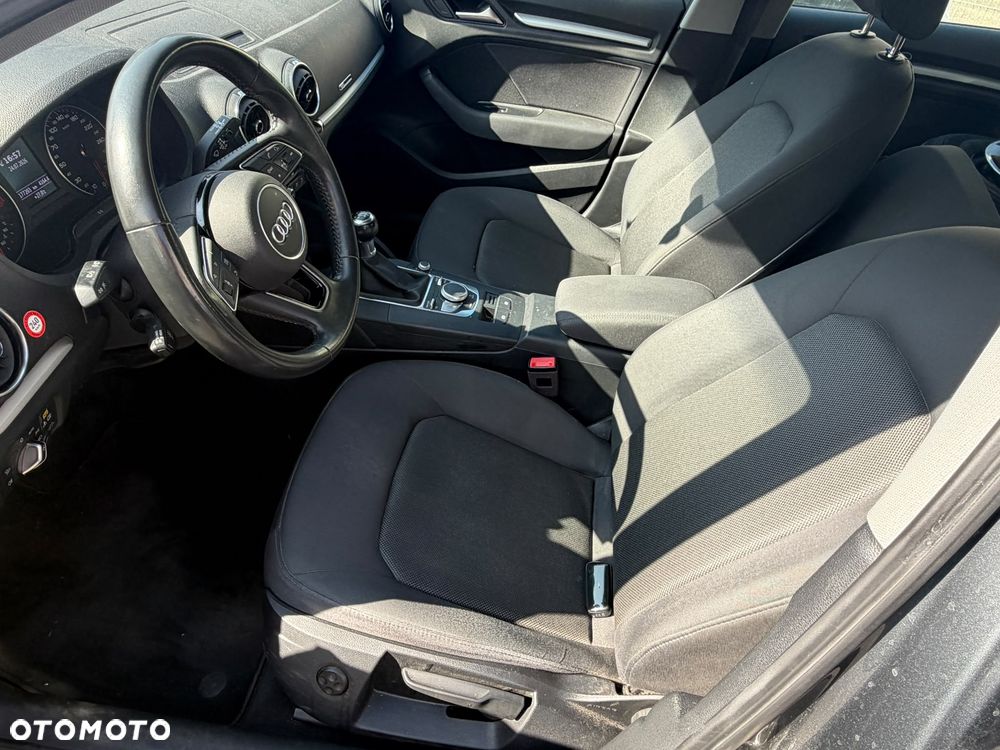 Audi A3 Sportback 30 TDI design - 13
