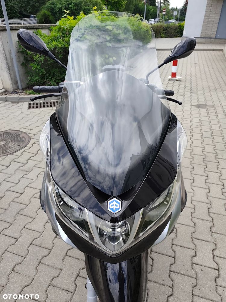 Piaggio X10 - 11
